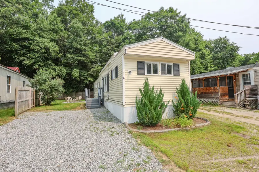 14 Christmas Tree Park, Epsom, NH 03234 - #2