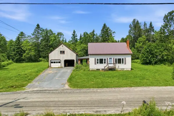 24 Turnpike Road, Jefferson, NH 03583