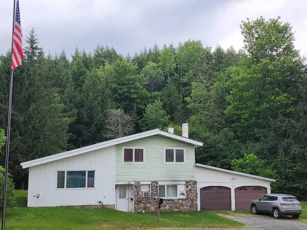 1059 Rte 15 E Route, Morristown, VT 05661-8556