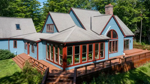 438 Redfield Proctor Road, Hartford, VT 05059