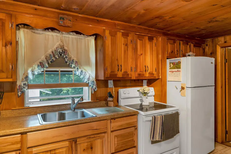 25 South Mayhew Turnpike, Hebron, NH 03241 - #3