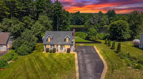 27 Old Manchester Road, Raymond, NH 03077