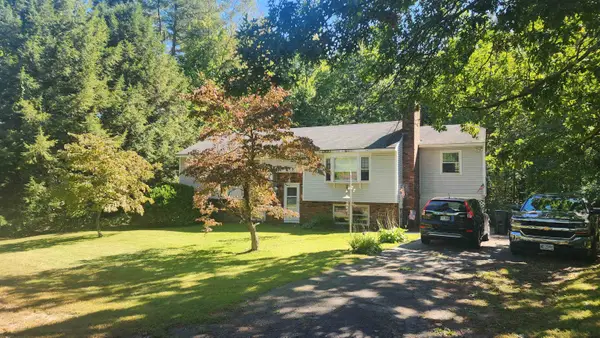 12 Southwood Drive, Londonderry, NH 03053