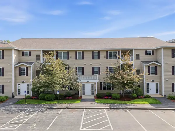 6 Crestview Circle #138, Londonderry, NH 03053