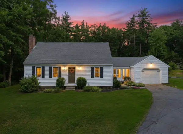 24 Manchester Road, Amherst, NH 03031
