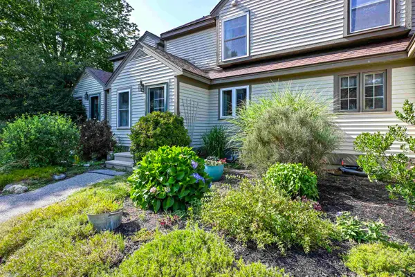 11 Surrey Run, Dover, NH 03820