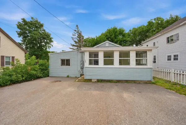 28 New Dunstable Road, Nashua, NH 03060