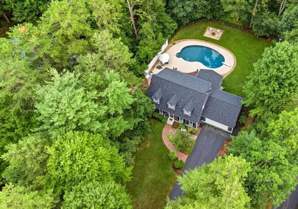 19 Tamarack Lane, Amherst, NH 03031