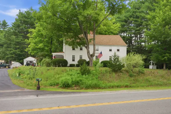 65 Chester Road, Raymond, NH 03077