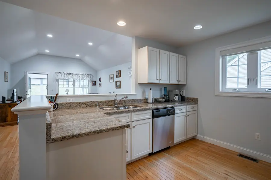 6 Elystan Circle, Nashua, NH 03064 - #3