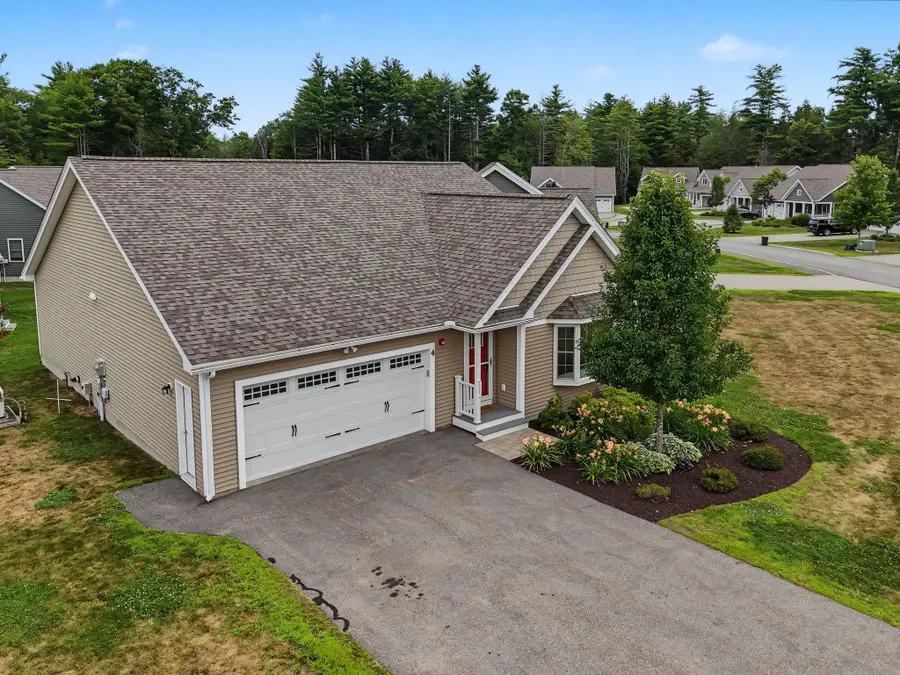 4 James Circle, Brentwood, NH 03833 - #2