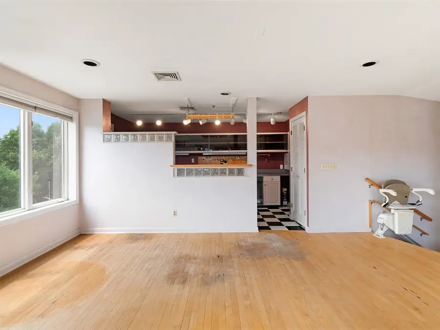 230 College Street #4, Burlington, VT 05401 - #3