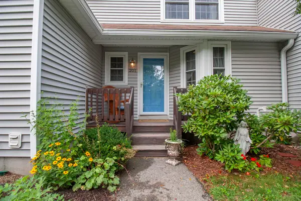201 Winding Pond Road, Londonderry, NH 03053