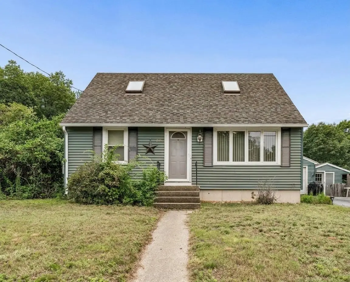 415 Greeley Street, Manchester, NH 03102 - #1