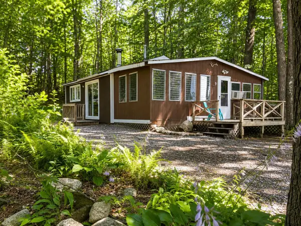 9 Pinecrest Road, Raymond, NH 03077