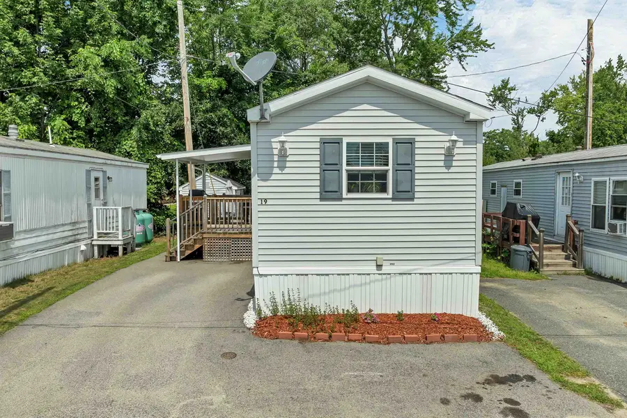 19 Brookwood Drive, Salem, NH 03079 - #2