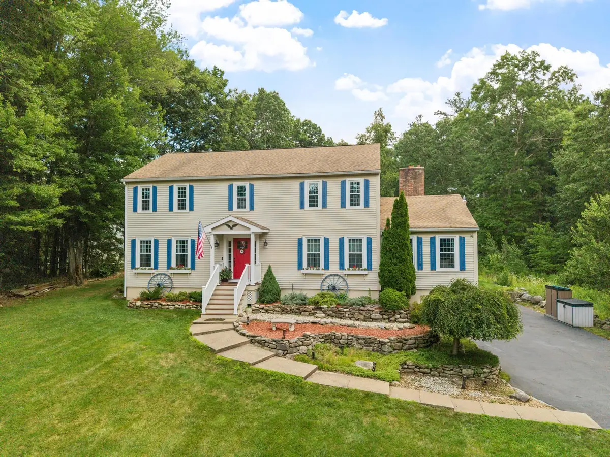 11 Ashley Drive, Londonderry, NH 03053 - #1