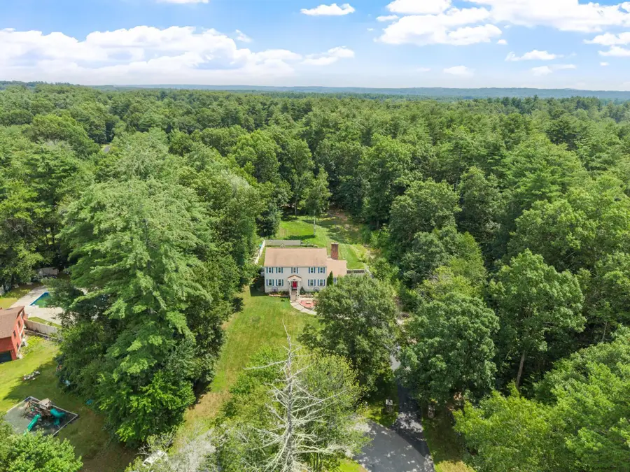 11 Ashley Drive, Londonderry, NH 03053 - #2