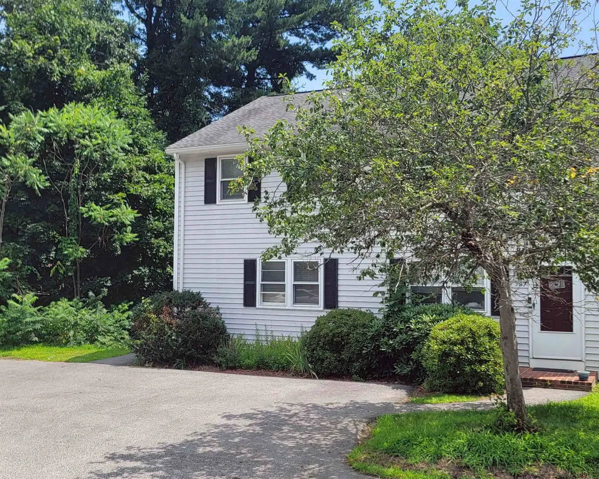 286 Winding Pond Road, Londonderry, NH 03053 - #1