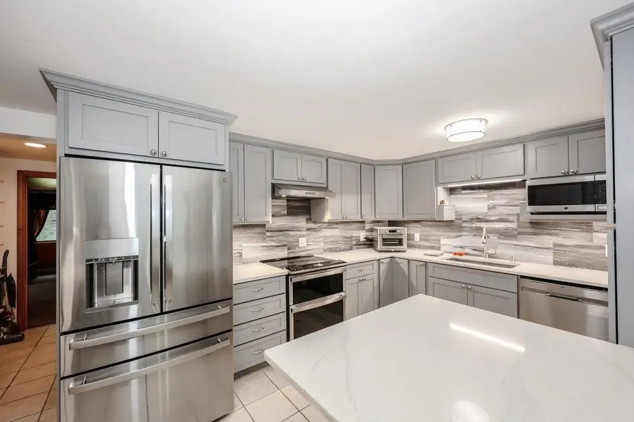 2 Mill Street, Merrimack, NH 03054 - #2
