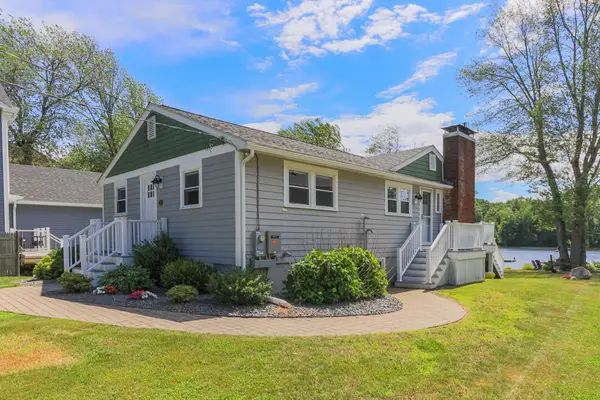 23 Escumbuit Road, Derry, NH 03038