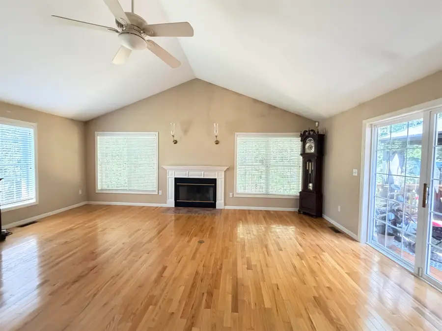 35 Cherrywood Drive, Dover, NH 03820 - #3