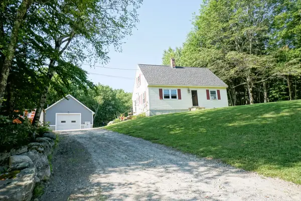 90 Green Road, Raymond, NH 03077