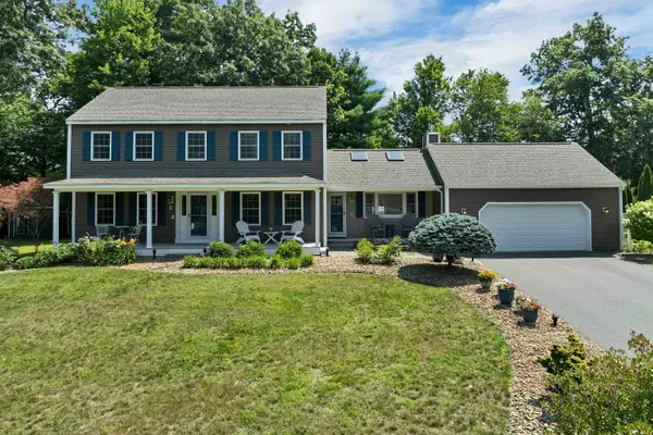 3 Glenwood Drive, Litchfield, NH 03052