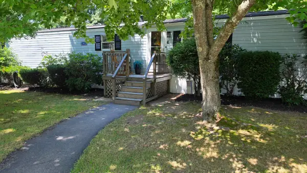 6 Saturn Lane, Nashua, NH 03062