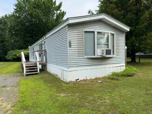 158 Oakwood Drive, Hyde Park, VT 05655