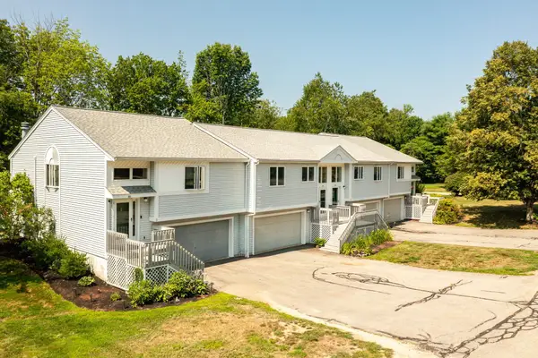 22 Meadowbrook Village, Rochester, NH 03867