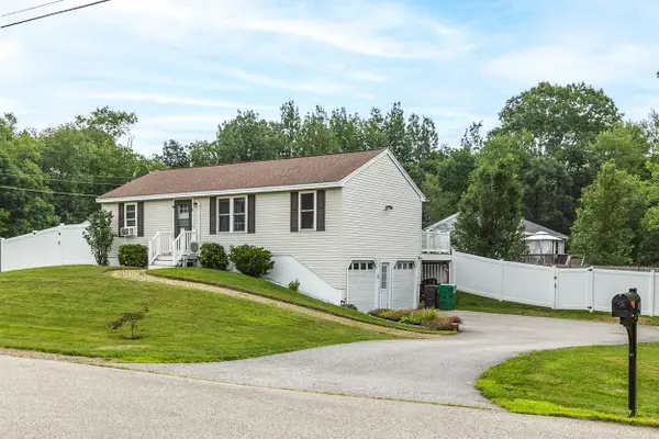 8 Brandywine Drive, East Kingston, NH 03827
