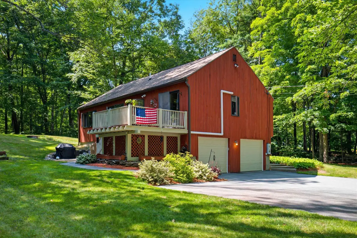17 Redfield Circle, Derry, NH 03038 - #1