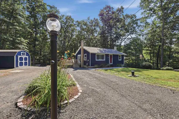 43 Seaverns Bridge Road, Merrimack, NH 03054