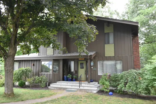 3 Eastbrook Drive, Nashua, NH 03060