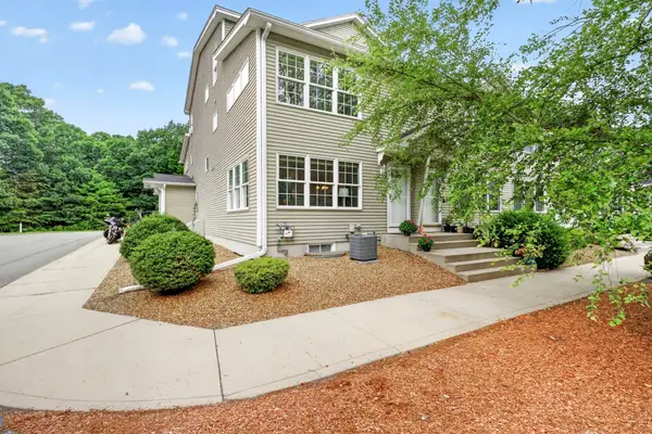 19 Steeple Chase Drive, Hampstead, NH 03841