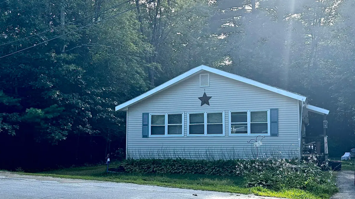83 West Shore Drive, Raymond, NH 03077 - #1