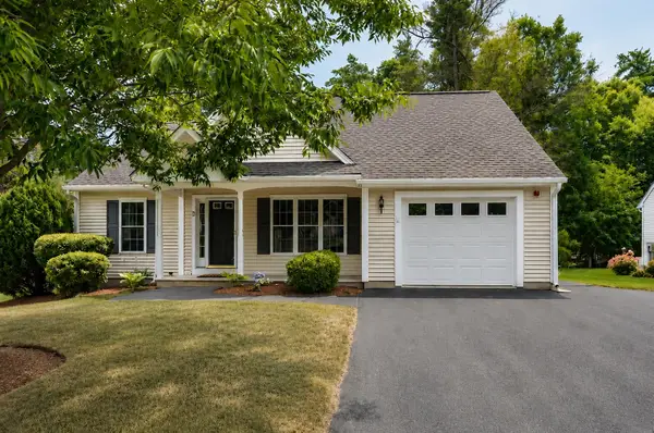 2 Dixon Drive, Litchfield, NH 03052