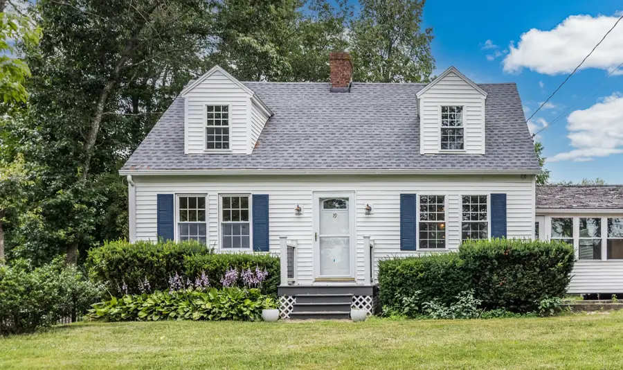 19 Winnicutt Road, Stratham, NH 03885-2425 - #3