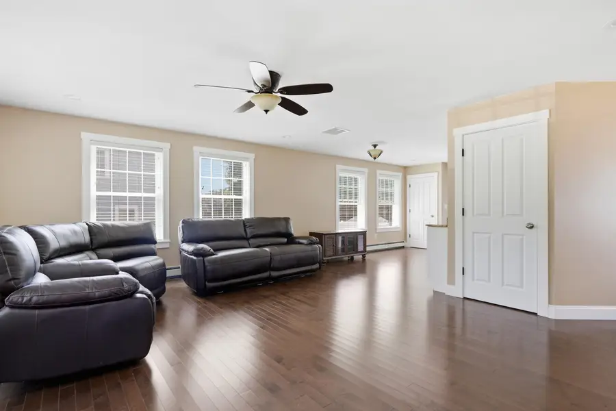 4 Abbott Street, Nashua, NH 03064 - #3