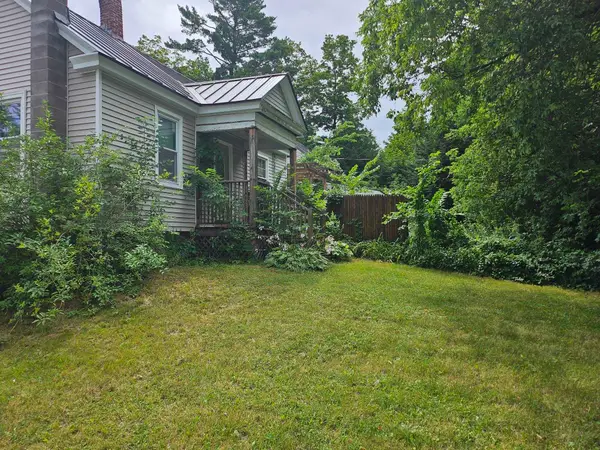 13 Grove Street, Newport, NH 03773-1409