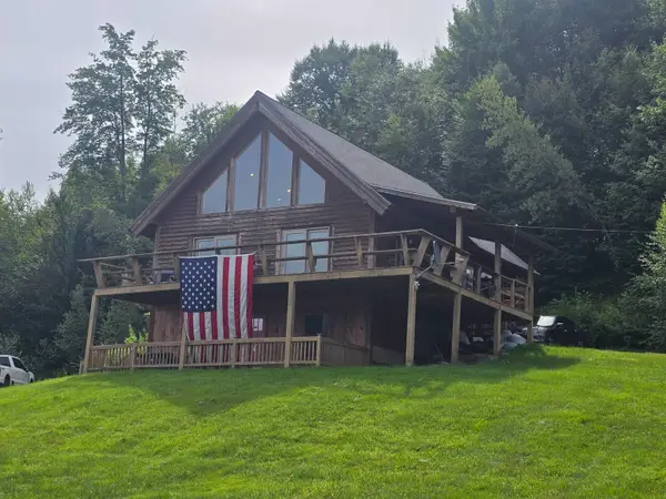 1727 VT 14 Route, Irasburg, VT 05845
