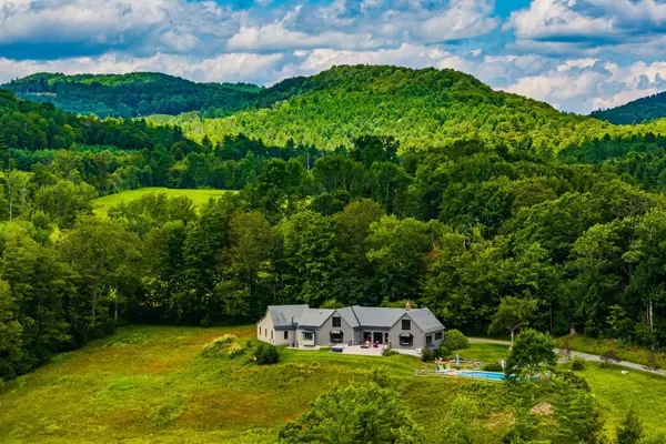 353 Cabot Road, Woodstock, VT 05091