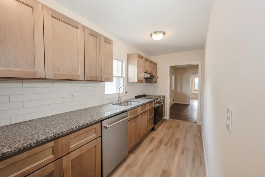 68 Oakdale Avenue, Manchester, NH 03103 - #3