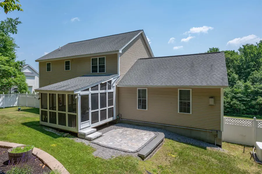 7 Tracie Lane, Weare, NH 03281 - #2