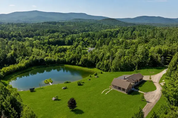 123 Nichols Road, Peru, VT 05152