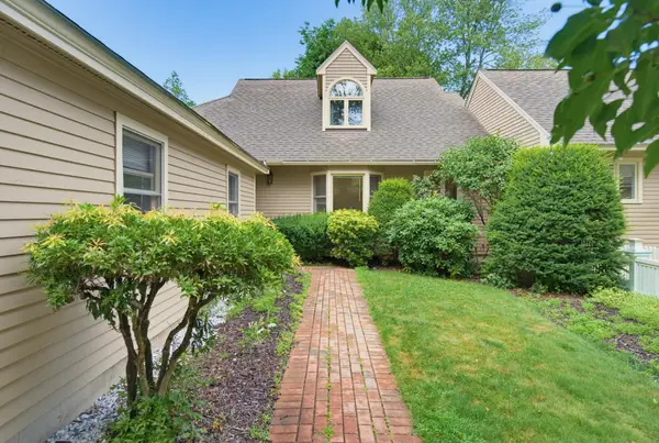 4 Quimby Lane, Atkinson, NH 03811