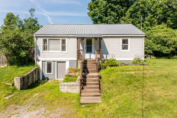 10 Swan Street, Newport, NH 03782