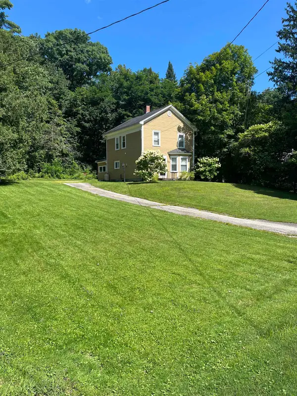 24 Pleasant Street, Proctor, VT 05765