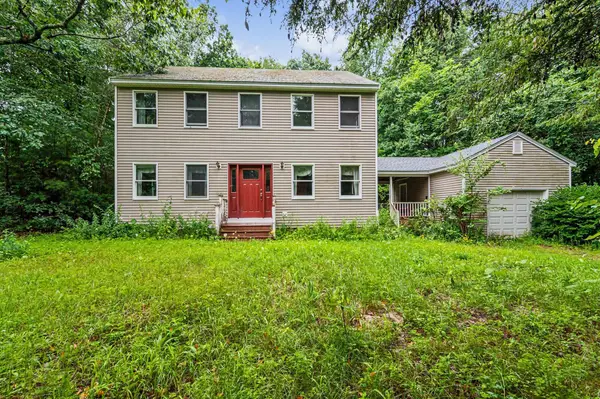 29 Rowe Drive, Fremont, NH 03044